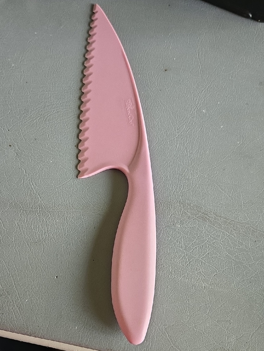 Pampered Chef Pink Serrated Nylon Utility Knife